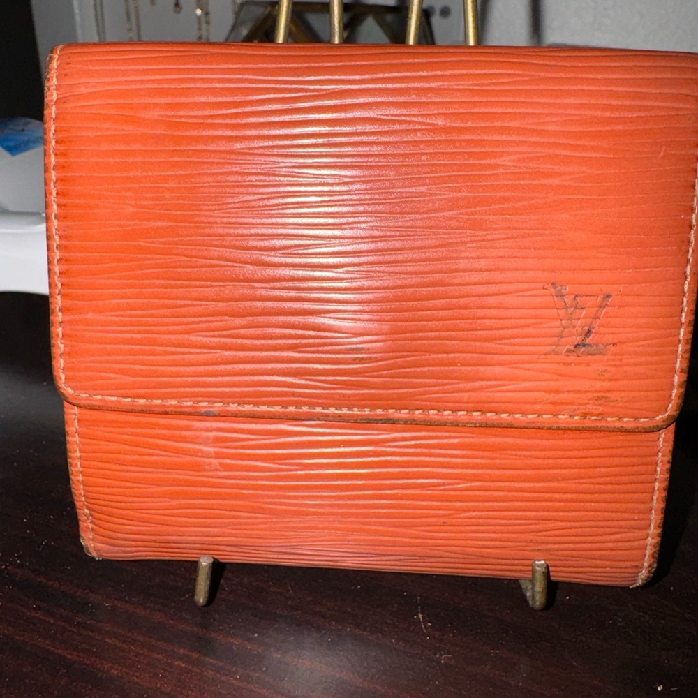 Vintage Louis Vuitton Elise Epi Leather Wallet